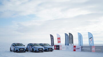 Автомобили Hyundai побили два рекорда скорости на льду Байкала
