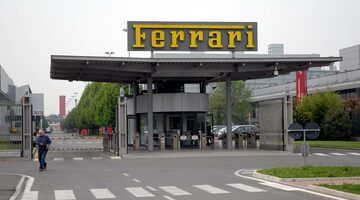 Ferrari приостановила работу до 27 марта