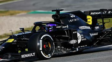 Видео: Даниэль Риккардо проехал 115 кругов в первый день тестов Renault