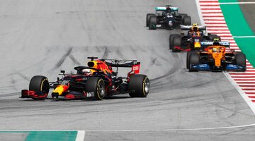 В Red Bull расстроены двойным сходом в домашнем Гран При