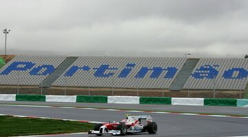 Mercedes отказалась от частных тестов в Португалии