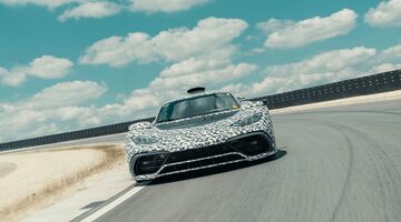 Видео: Гиперкар Mercedes-AMG Project One дебютировал на трассе