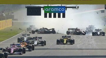 FIA вынесла предупреждения 12 гонщикам за аварию на рестарте