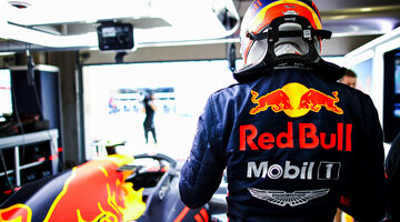 Кристиан Хорнер о вакансии в Red Bull: Это место Албона