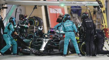 В Mercedes объяснили причину ошибки на пит-стопе на Гран При Сахира