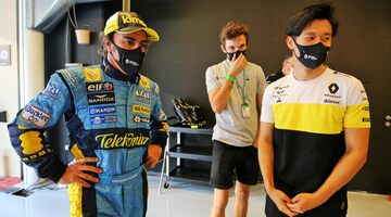Видео: Круг Фернандо Алонсо по трассе Яс-Марина на Renault R25
