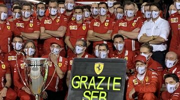 Видео: Ferrari попрощалась с Себастьяном Феттелем