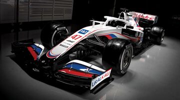 Новая машина Haas получила цвета российского флага