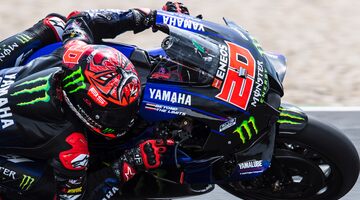 Фабио Куартараро одержал победу в Ассене, у Yamaha – 750-й подиум в MotoGP