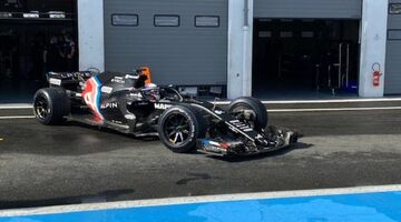 Даниил Квят провел первый день тестов Pirelli в Маньи-Куре