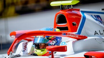 Оскар Пиастри взял поул в квалификации Формулы 2 в Сочи, Роберт Шварцман – 7-й