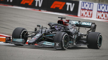 FIA подтвердила штраф Льюиса Хэмилтона на старте Гран При Турции