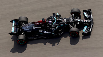 В Mercedes подтвердили, что не планируют менять мотор на машине Льюиса Хэмилтона