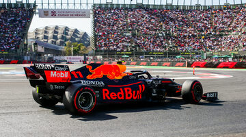 Red Bull забрала у Переса антикрыло и заменила на поврежденное с машины Ферстаппена