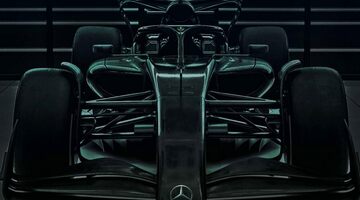 Mercedes интригует раскраской новой машины