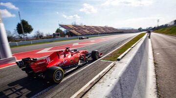Джо Сейвуд: Кто-нибудь верит, что Ferrari проигрывает 2,4 секунды Mercedes?