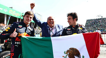 «Я даже заплакал». Эмоциональный разговор Леклера и Переса после Гран При Мексики