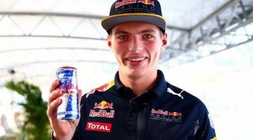 Red Bull выпустил 15 миллионов банок с автографом Макса Ферстаппена