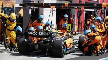 В McLaren рассказали о причинах заминки на пит-стопе в Монреале