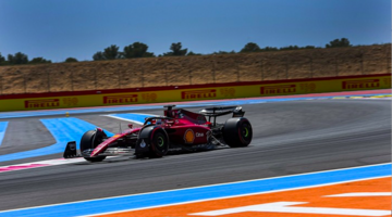 Шарль Леклер быстрее всех в первой тренировке Гран При Франции
