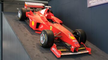Ferrari F300 Михаэля Шумахера продали за $6,2 млн