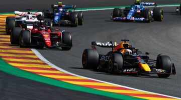 В Mercedes озадачены скоростью Ферстаппена и Red Bull Racing