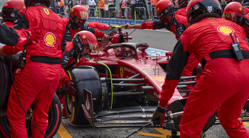 Ferrari объяснили, зачем экстренно позвали Сайнса на пит-стоп