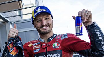 Джек Миллер выиграл гонку MotoGP в Японии, Баньяя упал на последнем круге