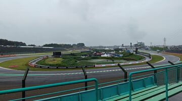 Гоночный уик-энд Формулы 1 в Сузуке начался с дождя
