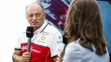 Комментатор: Хорошо, что Ferrari пока не объявила о контракте с Вассёром