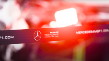 «W14 заговорила!» Mercedes впервые завела мотор на машине 2023 года