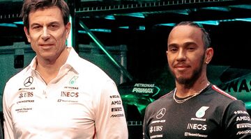 Mercedes и Льюис Хэмилтон начали переговоры о новом контракте