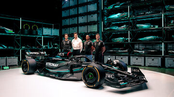 Тото Вольф: Mercedes будет конкурентоспособен, но мы не знаем, когда именно