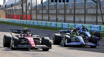 Чжоу быстрее всех, у Mercedes проблемы. Итоги второго дня тестов Формулы 1 в Бахрейне