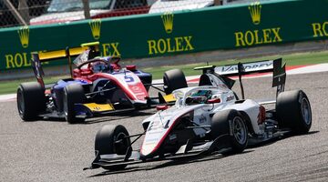 Гонщик Формулы 3 провёл уик-энд в Бахрейне со смартфоном в кокпите