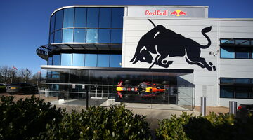 Red Bull или Ford? Хельмут Марко ответил, как будет называться двигатель 2026 года