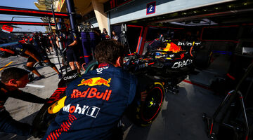 Red Bull починила машину Ферстаппена, но теперь проблемы возникли у Переса