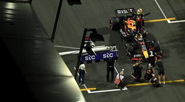 «Не ищите теорий заговора»: Эксперт Формулы 1 объяснил финиш Ферстаппена в Джидде
