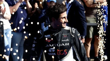 Митч Эванс выиграл субботнюю гонку Формулы Е в Берлине, у Jaguar победный дубль 