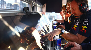 В Red Bull оправдались перед Ферстаппеном за несвоевременный пит-стоп