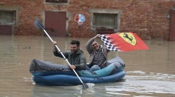 Команда Ferrari пожертвовала миллион евро пострадавшим от наводнения