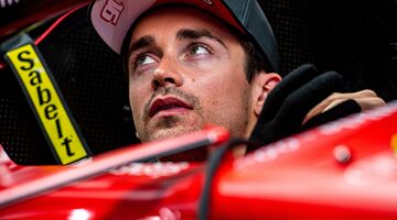 «Прибавка не в скорости, а в стабильности»: Леклер оценил обновления Ferrari