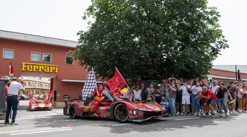 Ferrari провела парад по улицам Маранелло в честь победы в Ле-Мане. Фото