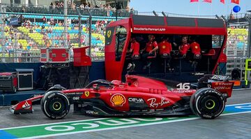 Ferrari оформила дубль в первой тренировке Ф1 в Сингапуре