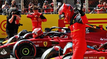 Источник: Ferrari предложила Леклеру и Сайнсу разные условия контракта