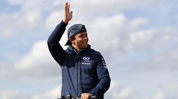 Ника де Вриса обязали отдать половину доходов бывшему спонсору