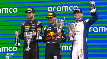 Арвид Линдблад выиграл воскресную гонку Формулы 3 в Барселоне