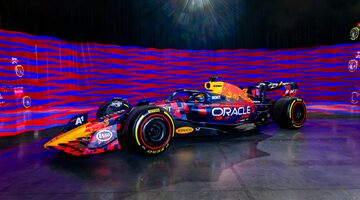 Red Bull показал болид в красном камуфляже для Гран При Великобритании