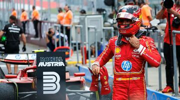 Деймон Хилл считает, что Сайнс может вернуться в Ferrari