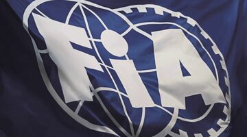 FIA опубликовала заявление по заднему крылу McLaren